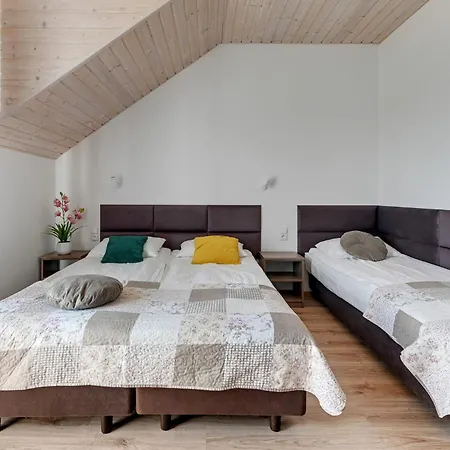 Angelo Pokoje, 10 Osobowy Z Sauna I Jacuzzi * Karwia