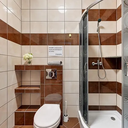 Angelo Pokoje, 10 Osobowy Z Sauna I Jacuzzi Karwia