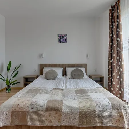Angelo Pokoje, 10 Osobowy Z Sauna I Jacuzzi * Karwia