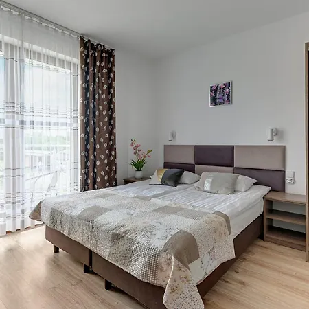 Angelo Pokoje, 10 Osobowy Z Sauna I Jacuzzi Apartamento *